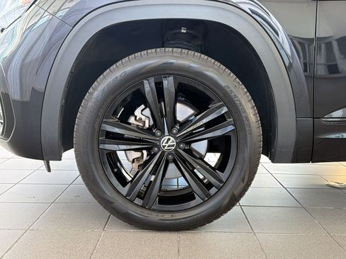 Used 2023 Volkswagen Atlas SEL R-Line AWD/4WD image 12