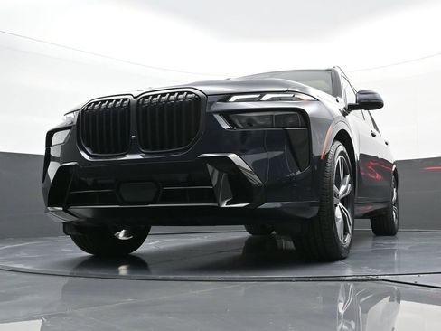 Used 2024 BMW X7 xDrive40i w/ Executive Package image 27