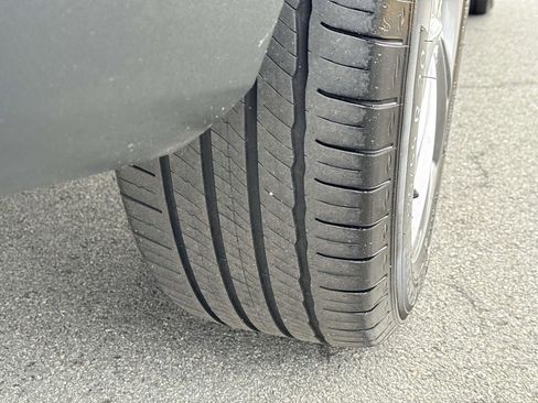 Certified 2024 Cadillac XT5 Premium Luxury AWD/4WD image 16