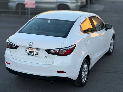 Used 2017 Toyota Yaris iA image 17