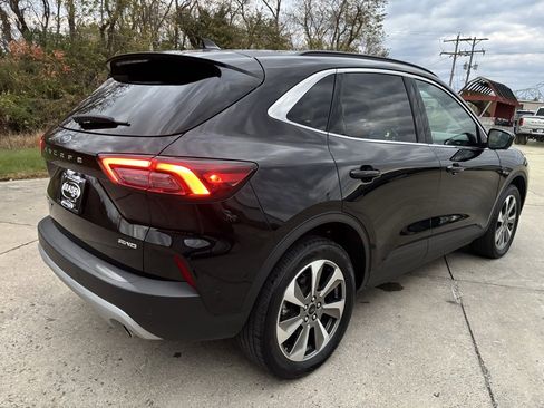 Used 2024 Ford Escape Platinum image 7