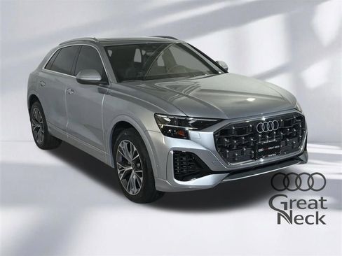 Used 2025 Audi Q8 Premium w/ Convenience Package AWD/4WD image 11