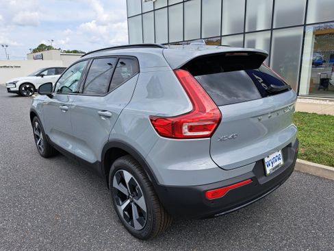 New 2026 Volvo XC40 B5 Plus w/ Protection Package Premier AWD/4WD image 4