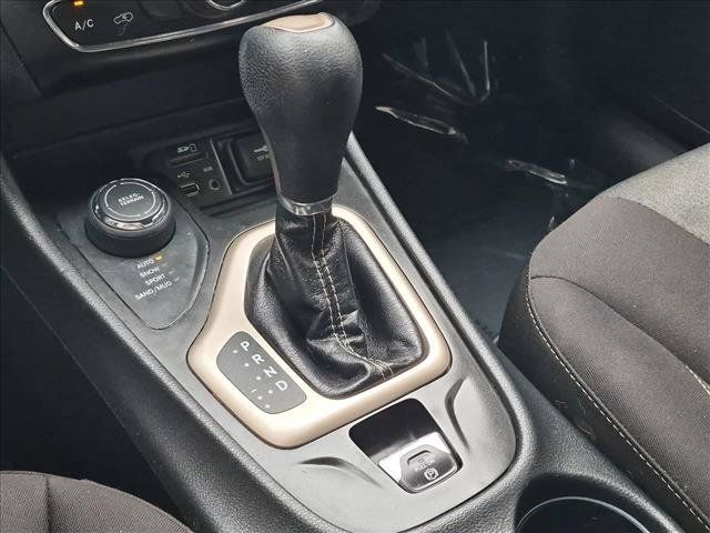 Used 2017 Jeep Cherokee Sport w/ Cold Weather Group AWD/4WD image 11
