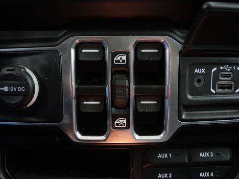 Used 2022 Jeep Wrangler Unlimited Sport AWD/4WD image 22