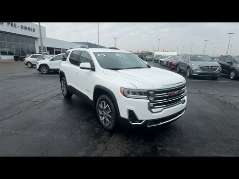 Certified 2023 GMC Acadia SLT image 2