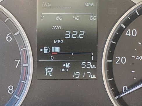 Certified 2025 Nissan Kicks Play S image 28