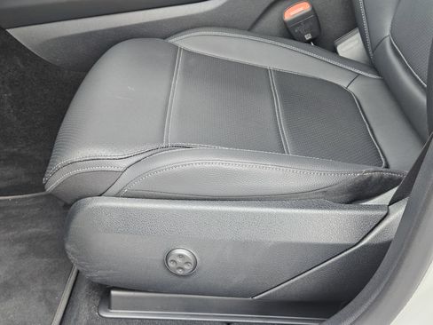 Certified 2025 Mercedes-Benz GLC 300 4MATIC image 25