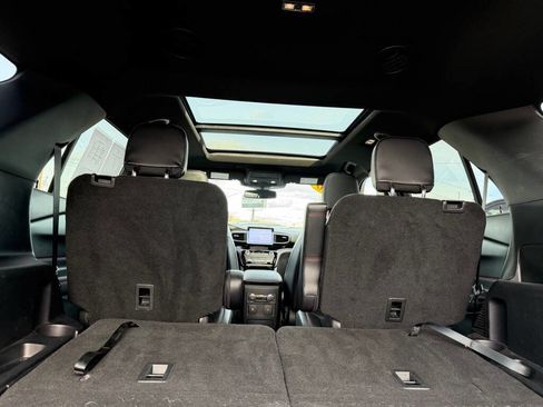 Used 2022 Ford Explorer ST-Line w/ Class IV Trailer Tow Package image 43