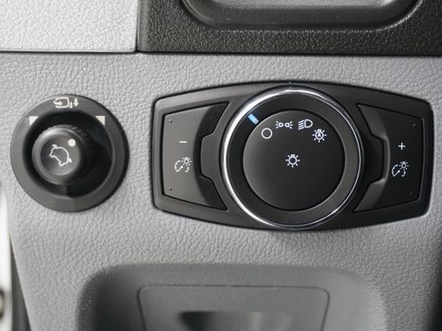 Used 2018 Ford Transit 150 XLT image 17