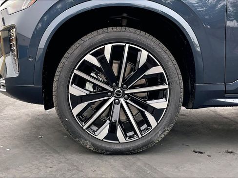New 2026 Volvo XC90 B6 Ultra w/ Protection Package image 14