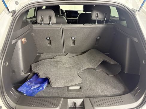 Used 2024 Chevrolet Trax RS w/ Sunroof Package FWD image 21