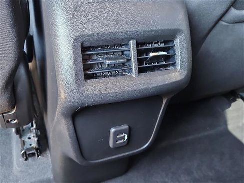 Used 2022 Chevrolet Equinox LT AWD/4WD image 24
