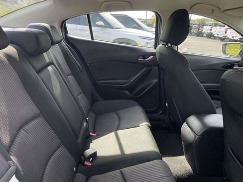 Used 2014 MAZDA MAZDA3 i Touring w/ Technology Package image 17