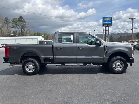 Used 2025 Ford F250 XL w/ XL Off-Road Package image 3