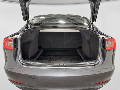 Used 2018 Tesla Model 3 Long Range RWD image 26