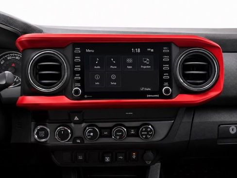 Used 2020 Toyota Tacoma TRD Off-Road AWD/4WD image 34