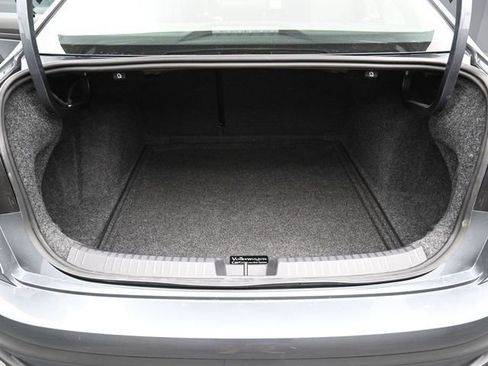 New 2026 Volkswagen Jetta SE FWD image 12