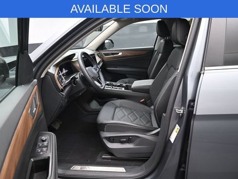 Used 2024 Volkswagen Atlas SE AWD/4WD image 9