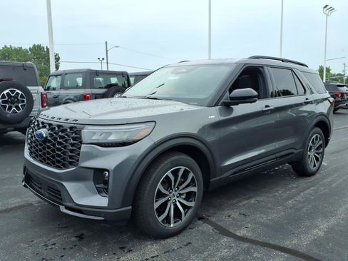 New 2026 Ford Explorer ST-Line AWD/4WD image 3