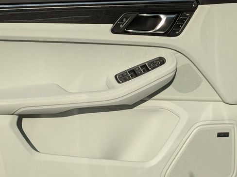 New 2026 Porsche Macan S image 13