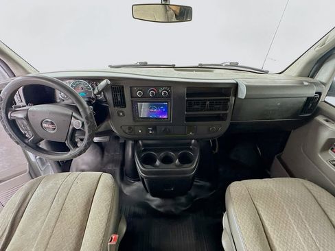 Used 2015 GMC Savana 2500 RWD image 3