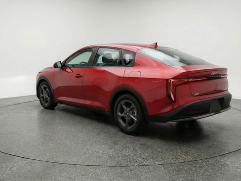 Used 2025 Kia K4 LXS image 6