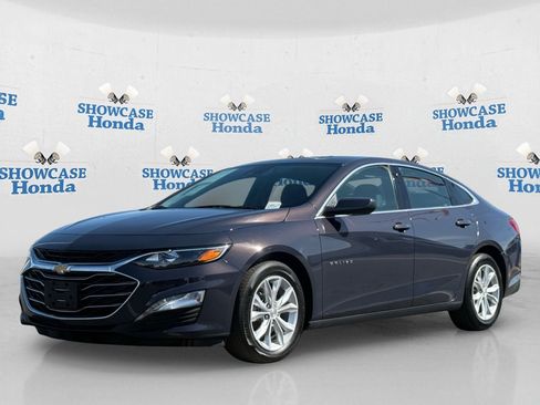 Used 2025 Chevrolet Malibu LT image 2