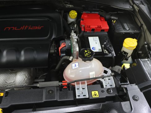 Used 2019 Jeep Renegade Latitude image 14