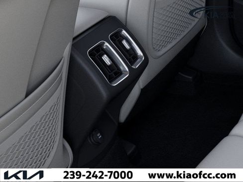 New 2026 Kia Sorento S image 26
