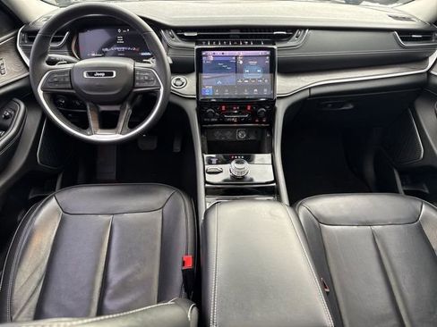 Certified 2022 Jeep Grand Cherokee Limited w/ MOPAR Finishing Package image 4