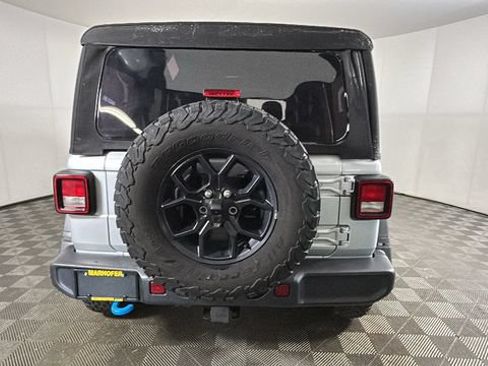 Used 2024 Jeep Wrangler Unlimited AWD/4WD image 4