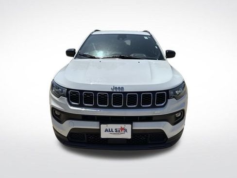 Used 2024 Jeep Compass Latitude AWD/4WD image 2