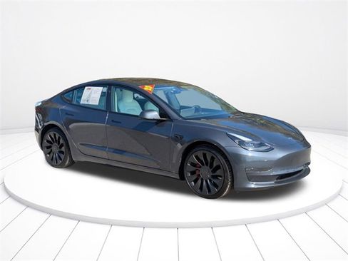 Used 2023 Tesla Model 3 Performance image 2