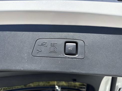 New 2026 Lincoln Corsair Premiere image 12