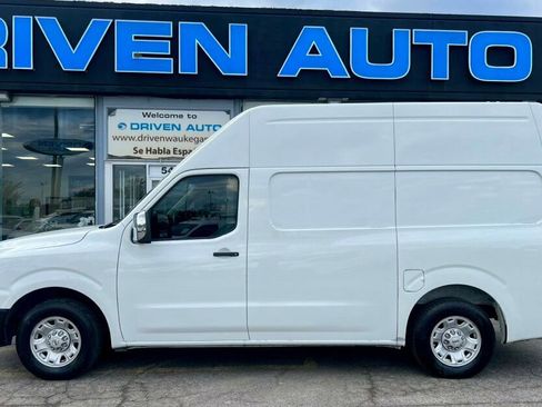 Used 2019 Nissan NV 2500 SV RWD image 2