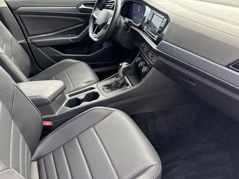 Used 2022 Volkswagen Jetta SE FWD image 16