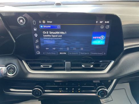 Used 2025 Chevrolet Equinox LT AWD/4WD image 14