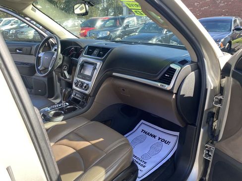 Used 2013 GMC Acadia SLT image 19