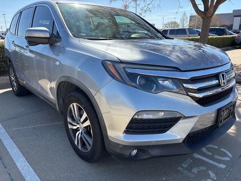 Used 2018 Honda Pilot EX image 3