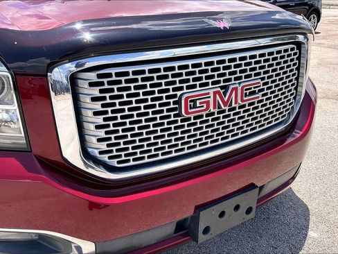 Used 2017 GMC Yukon Denali AWD/4WD image 34
