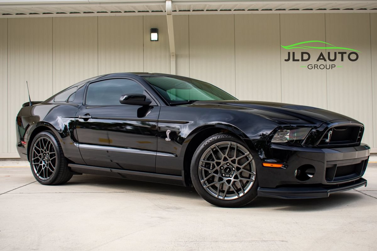 Used 2014 Ford Mustang Shelby GT500 w/ Equipment Group 821A RWD image 1