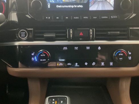 Used 2023 Nissan Pathfinder Platinum AWD/4WD image 22