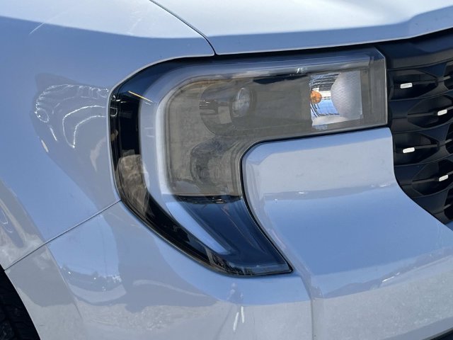 Used 2025 Ford Maverick Lariat w/ 4K Tow Package AWD/4WD image 9