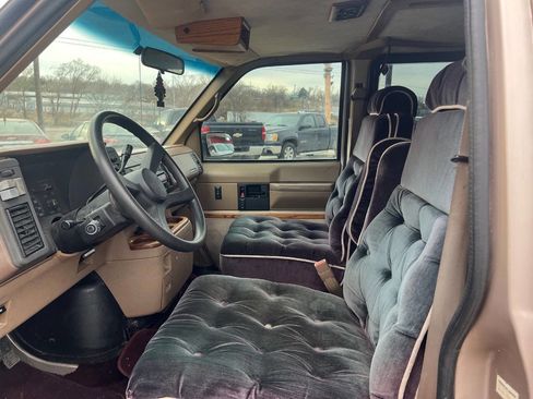 Used 1992 GMC Safari XT image 5