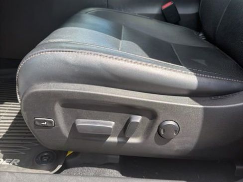 Used 2019 Toyota Highlander Limited Platinum AWD/4WD image 4