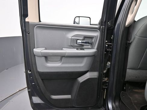 Used 2014 RAM 1500 Classic SLT image 34