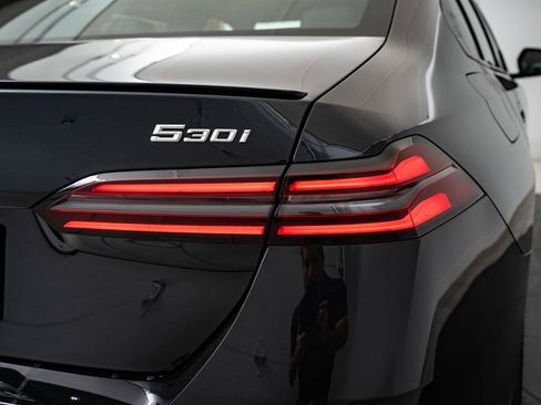 New 2027 BMW 530i xDrive w/ M Sport Package AWD/4WD image 9