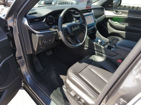 New 2026 Jeep Grand Cherokee Limited w/ Luxury Tech Group II AWD/4WD image 11