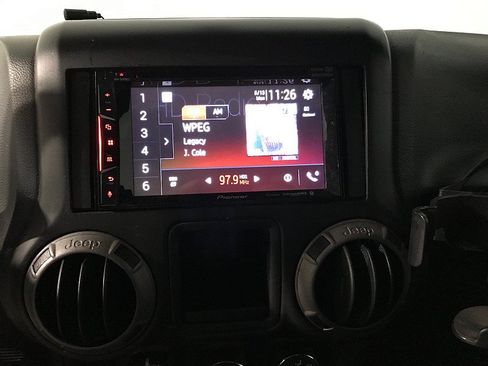 Used 2015 Jeep Wrangler Unlimited Sport w/ Connectivity Group AWD/4WD image 27
